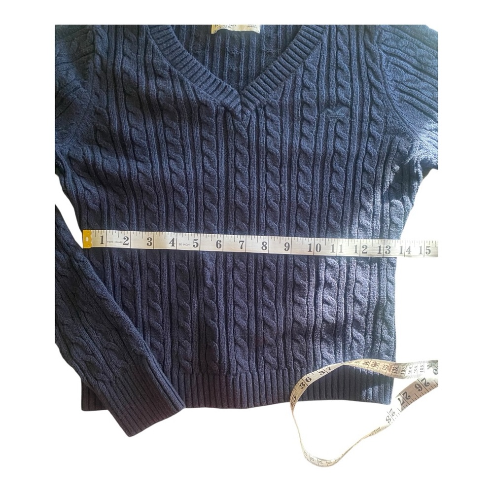 Hollister Women's Cable-Knit Icon V-Neck Sweater (S) - Picture 6 of 8